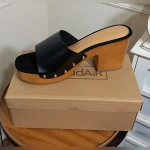 ✔Reg$39 Cloud Air black Mule sandals, sz 10